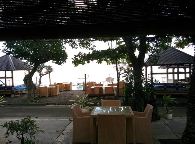 Starlight Restaurant & Bungalows