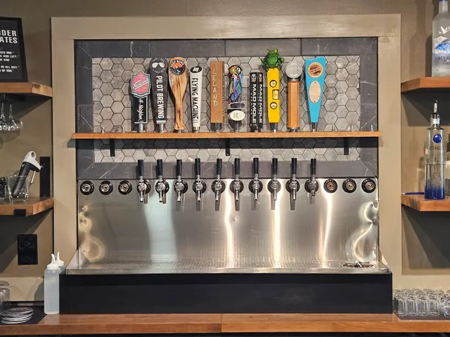 No Name Lounge - Ocean Isle Beach