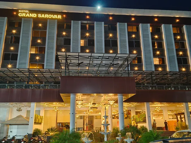 Hotel Grand Sarovar