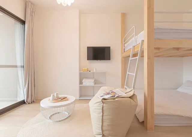 宇宙日光小公寓UniverseAndSunlightApartment