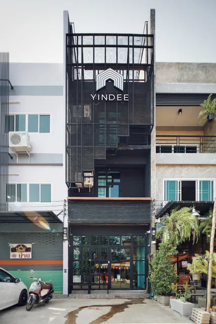 ยินดี แทรเวลเลอร์ ลอดจ์ (Yindee Travellers Lodge)