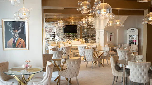 Feather Restaurant and Cocktail Bar at Newquay Beach Hotel