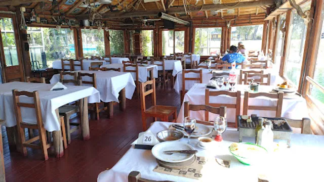 Lago Escondido Restaurant