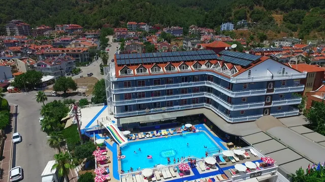 Musti's Royal Plaza Hotel