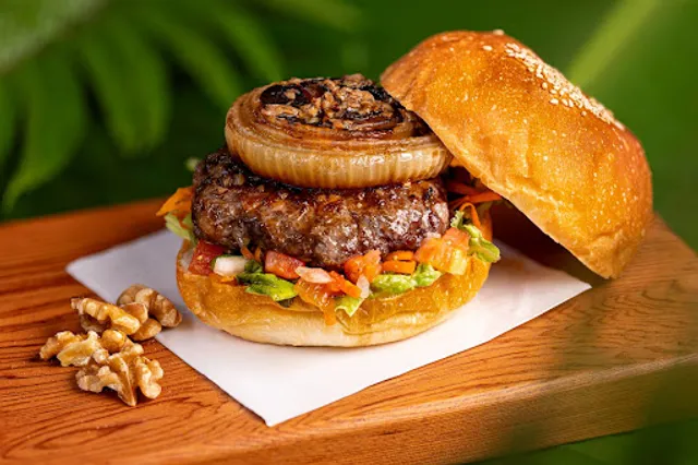 屋久島バーガー（屋久鹿ジビエ王国）