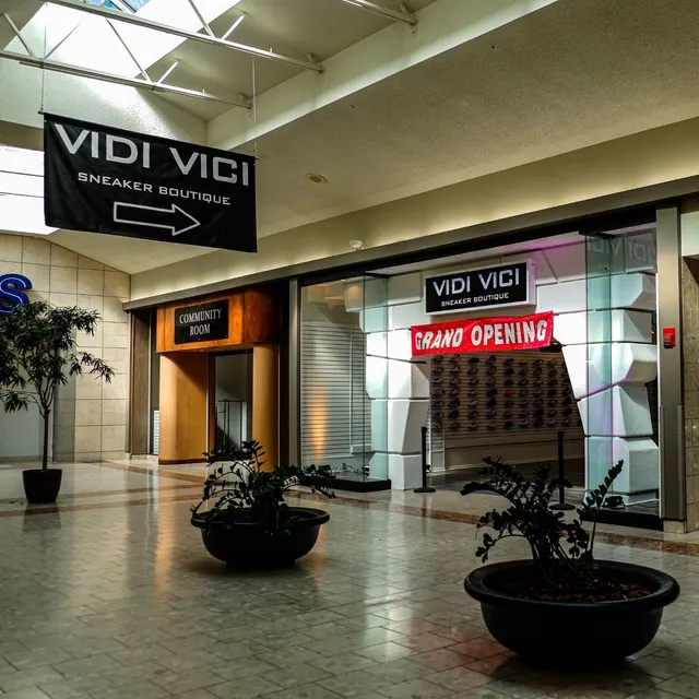 Vidi Vici Sneaker Boutique