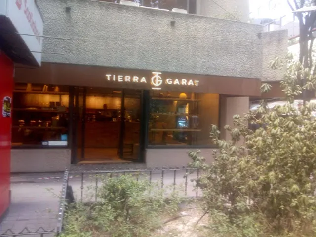 Tierra Garat
