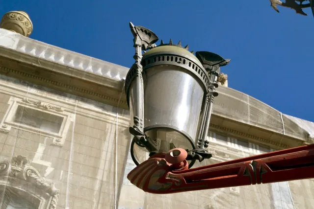 Pla de Palau Lampposts Antoni Gaudí