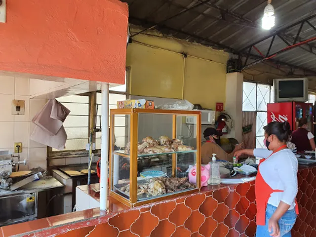 Caldos de Gallina La Güera Tina