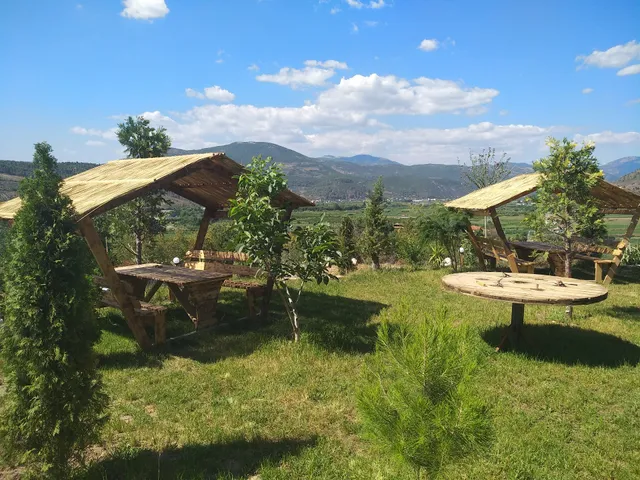 Restorant "BALLKONI BYSHEKUT"