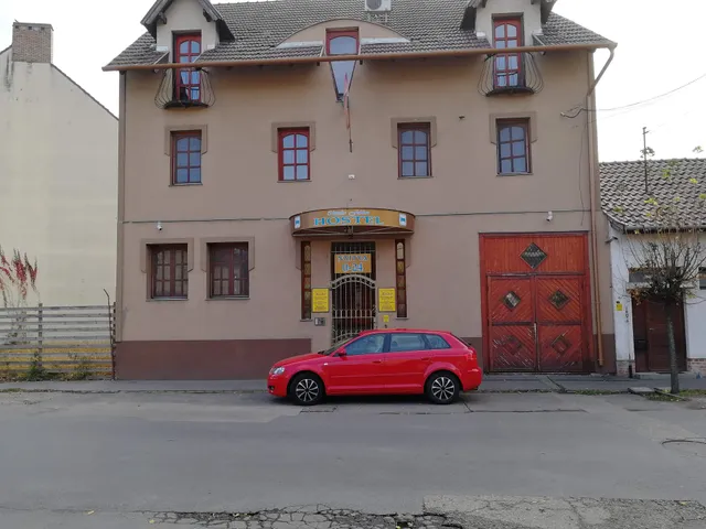 Claudia Fabbro Hostel