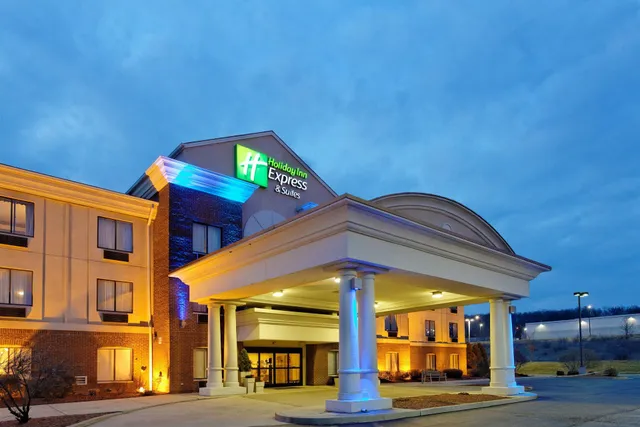 Holiday Inn Express & Suites Lancaster by IHG