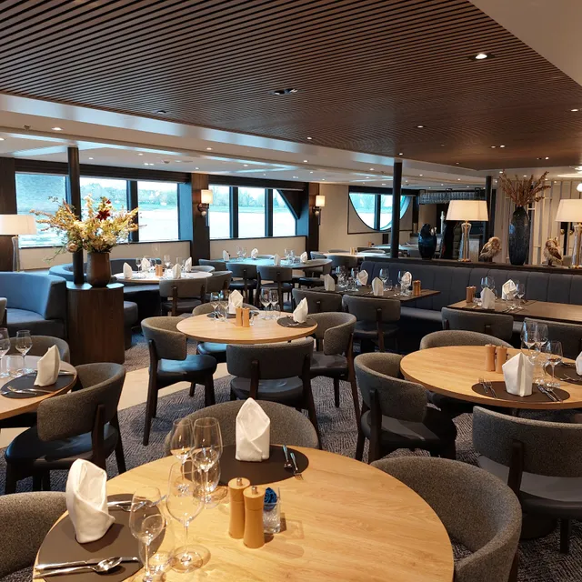 Stadtstrand-Düsseldorf am Tonhallenufer (Oberkasslerbrücke)