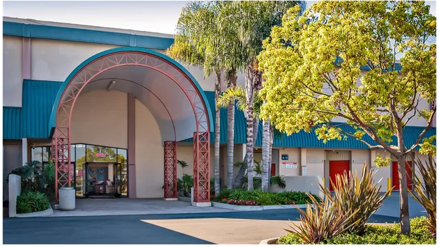 Jerome's Furniture Mattress & Patio Superstore-San Diego Morena