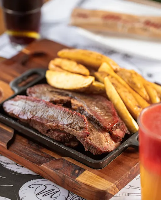 Maestro Burger & Grill