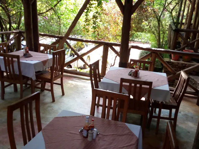 Lovisa Country Hotel