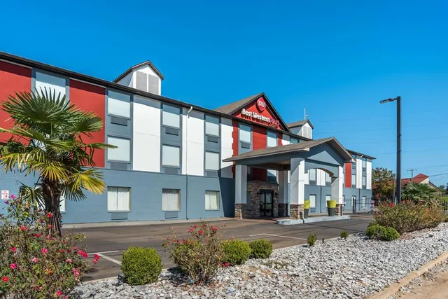 Best Western Plus Jackson Downtown-Coliseum