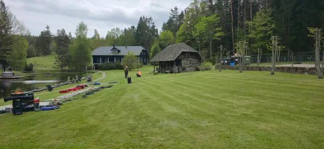 Po azuolais, kaimo turizmo sodyba