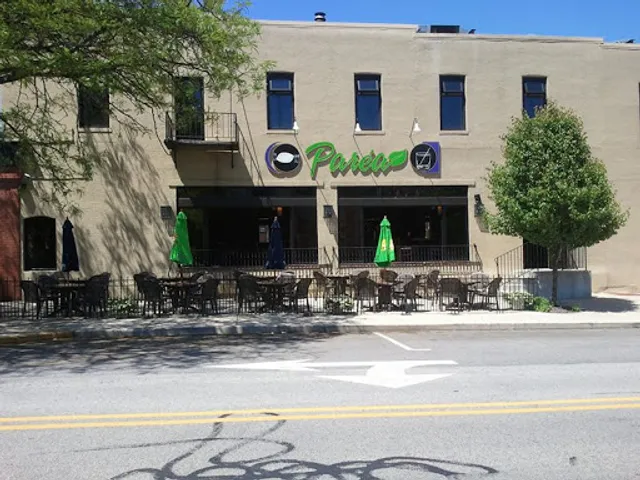 Parea Restaurant & Lounge