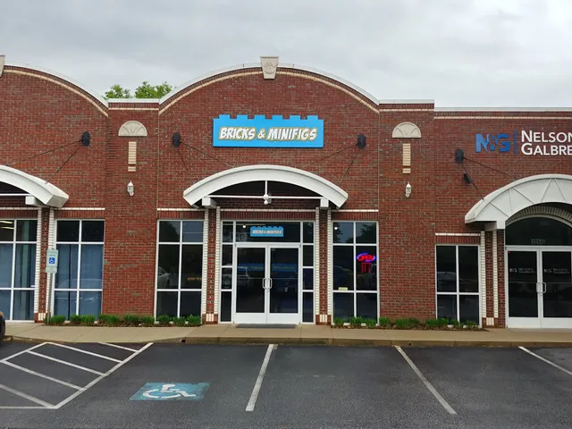 Bricks & Minifigs Greenville