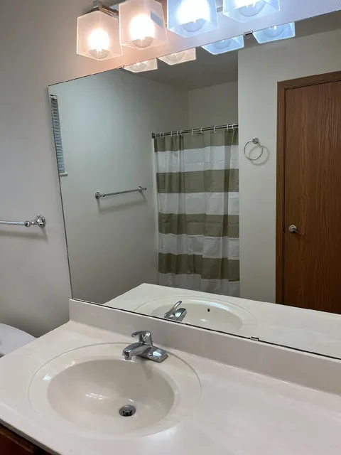 Prairie Oaks Apartments