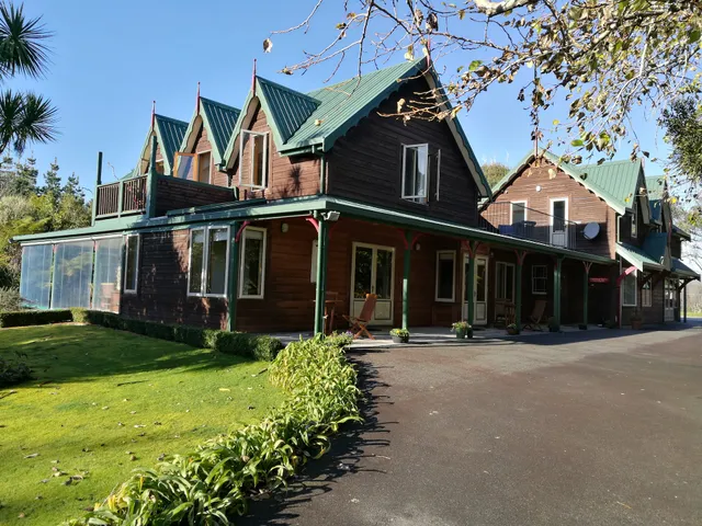 Awatuna Homestead Bed and Breakfast