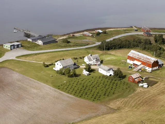 Søndre Forøya Gård