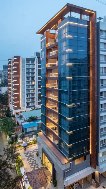 AR Suites Jewels Royale (Award Winning 4-Star Upscale Apartment Hotel)