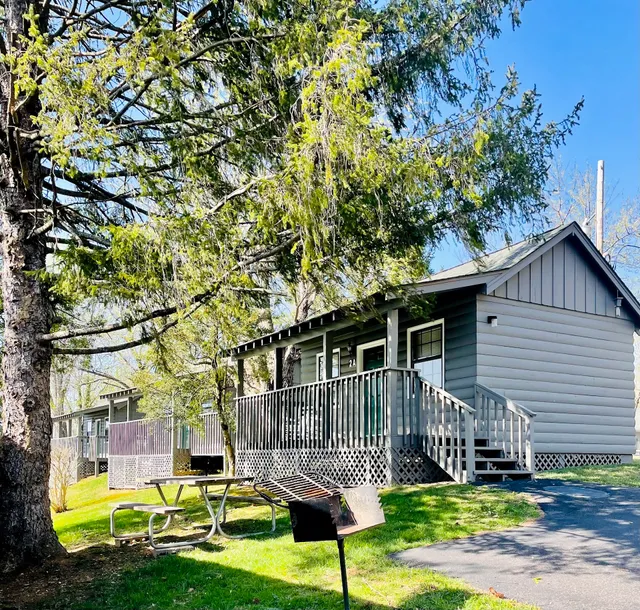 Foothills RV Park & Cabins