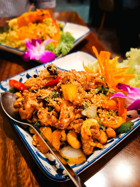 Thong Thai Bistro | Number One Thai Seafood Restaurant in Singapore