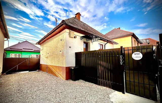 S-HOUSE Avrig Casă de vacantă cu 2 dormitoare terasã si parcare privată