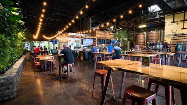 Belching Beaver Brewery Pub 980