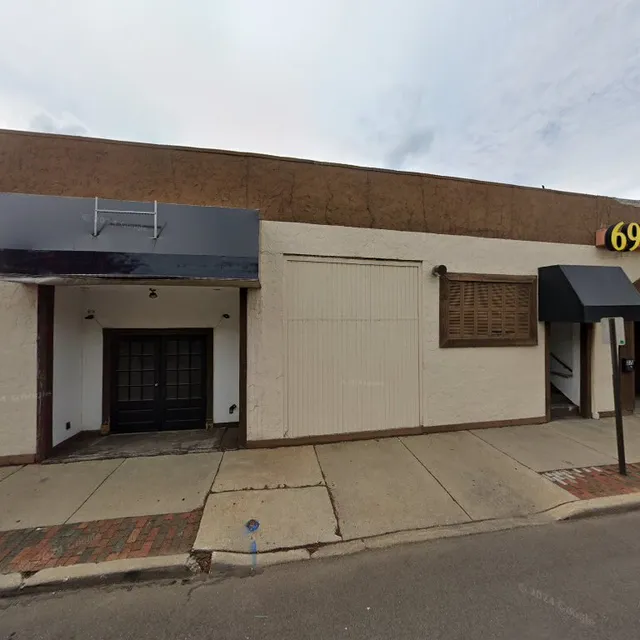 Status8 Elite Bar and Grille