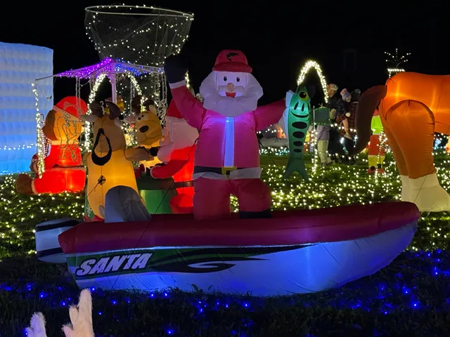 Mach Christmas Display