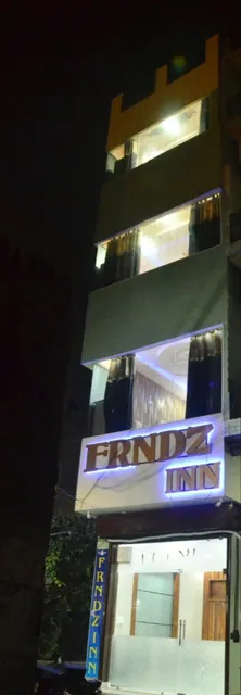 Hotel frndz inn