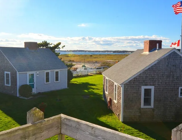 East Harbour Motel & Cottages