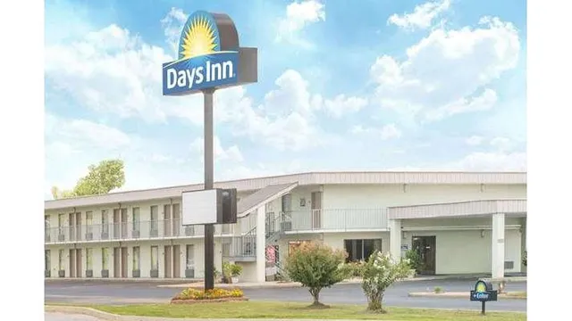 Days Inn by Wyndham Ripley