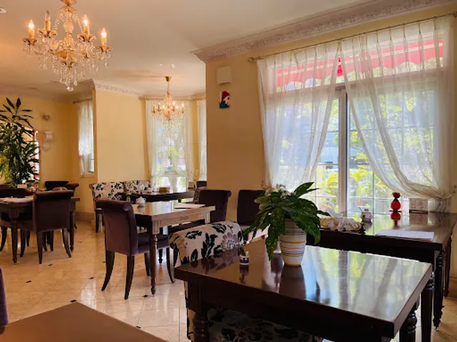 カフェレストエミュ