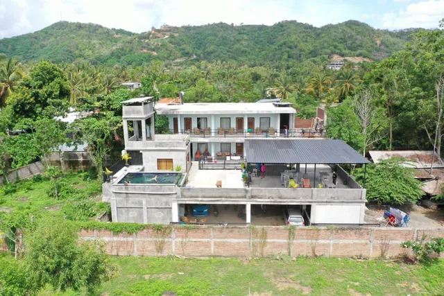 Honeybee Rent Scooters & Homestay