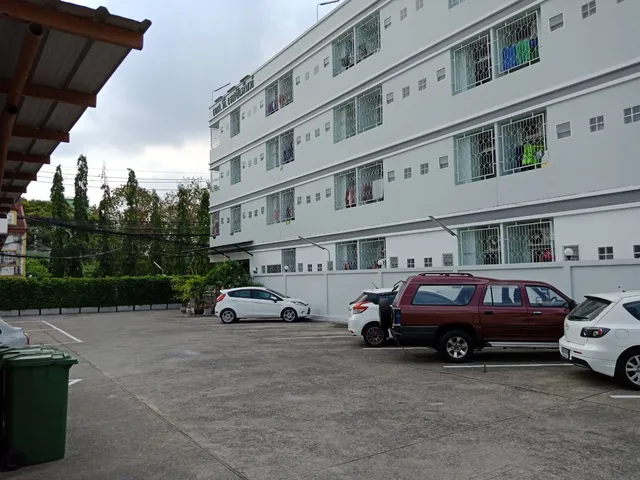 เอส ที เรสซิเด้นท์