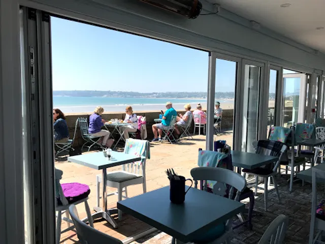 The Lookout Beach Cafe & Restaurant
