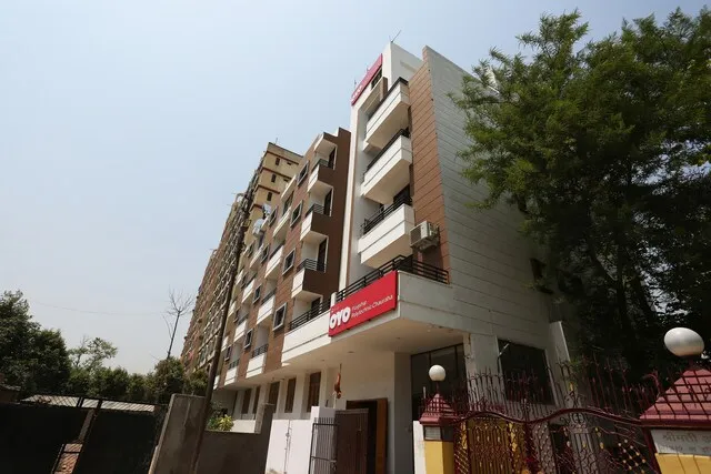 Flagship Polytechnic Chauraha Near Fun Republic Mall