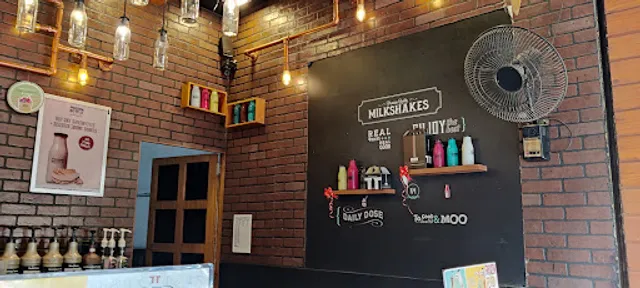 Frozen Bottle - Milkshakes, Desserts, and Ice Cream