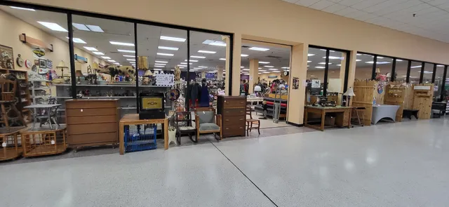 Crossroads Vendors Market