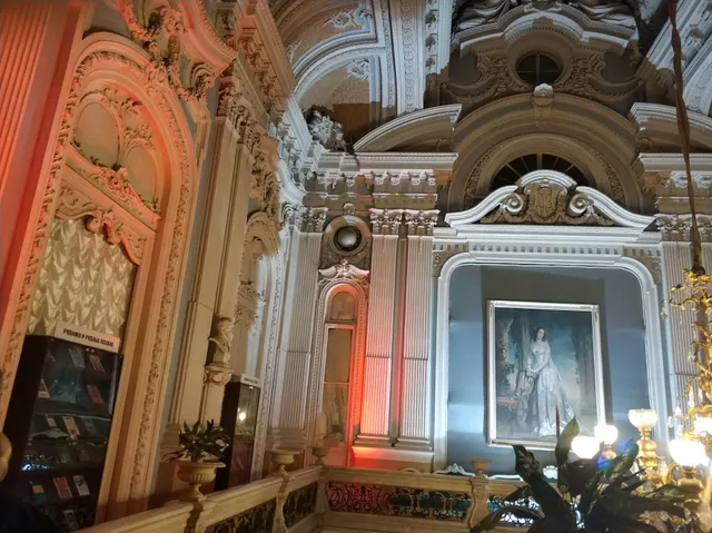 Sankt-Peterburgskiy Malyy Muzykal'nyy Teatr