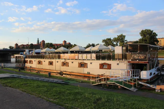 The Boat - Hostel&Chill