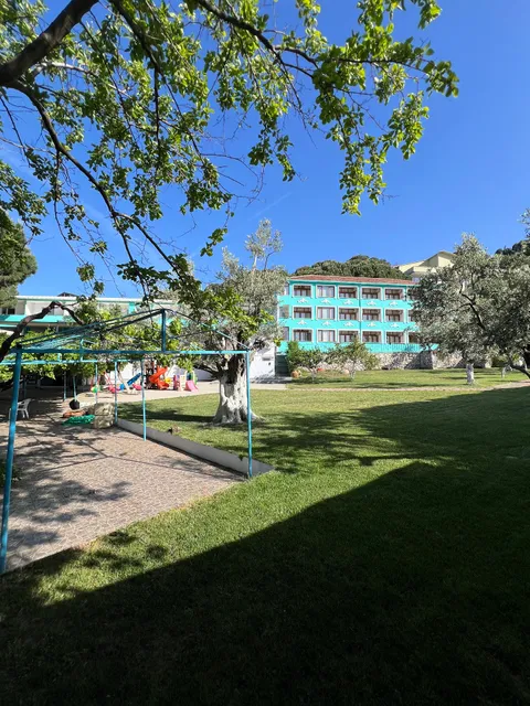 İNKA OTEL - Fıstıklı / Armutlu Alkolsüz Denize Sıfır Havuzlu Aile Oteli