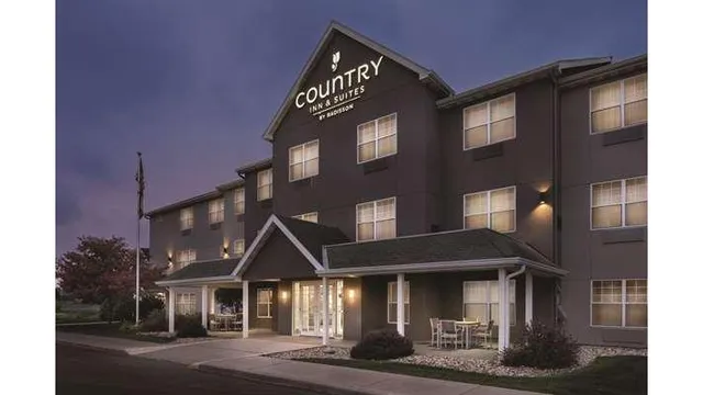 Country Inn & Suites by Radisson, Waterloo, IA