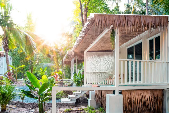 Secret Palm Bungalows Bar and Food