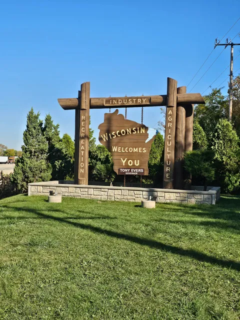 “Wisconsin Welcomes You” Sign